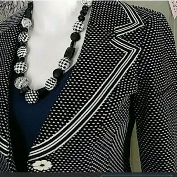 Necklace Black and White Glass and Metal Beads - Picture 3 of 3